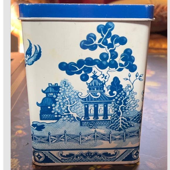 Vintage Blue Willow Spice Tin Pagoda Great Britain Chinoiserie 3.5” X 2.75” - Picture 1 of 6
